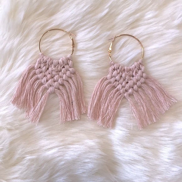New Pretty Chiffon Pink Boho Featherweight Macrame Hoop Earrings Hypoallergenic - Picture 3 of 16